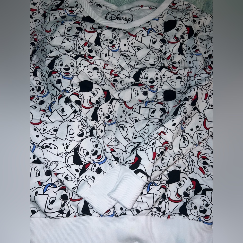 101 Dalmatians Dalmatian sweater sweatshirt size medium Disney store hot topic